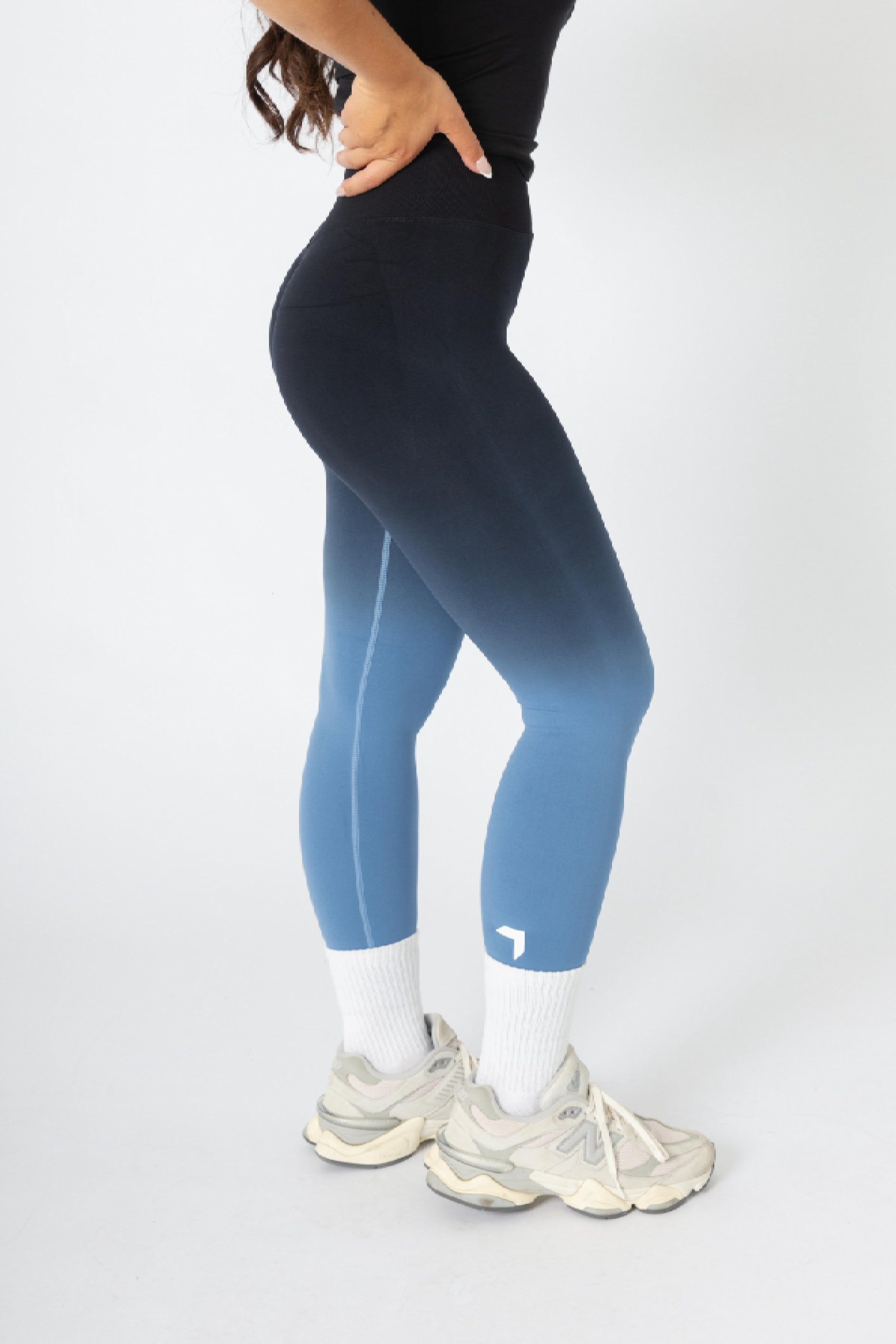 Ombre Skyfall Seamless Leggings Black Blue